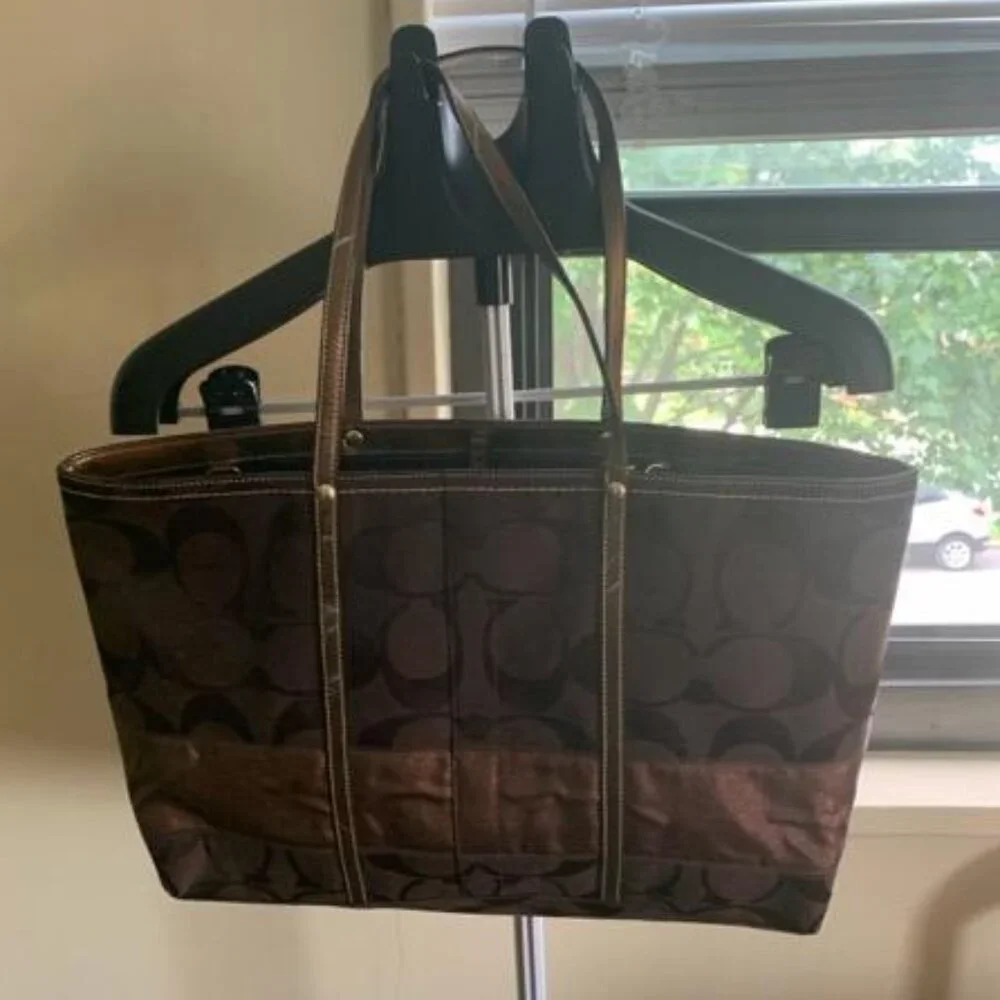 Coach tote bag in brown signature canvas